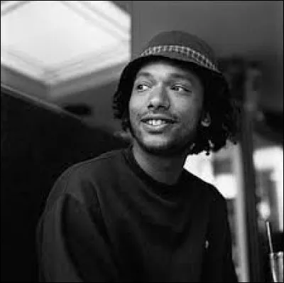 Qui a chanté "Viens voir le docteur ?" dans les années 90 ?