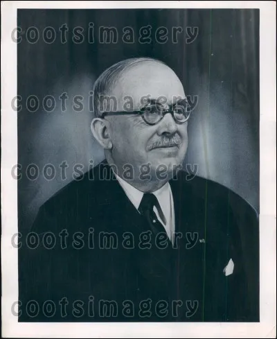 Il fut le premier président de la IVe République. Quel était son prénom ?