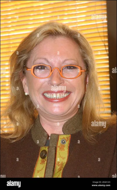 Chanteuse et musicienne, elle n'a besoin de personne. Comment se prénommme-t-elle ?