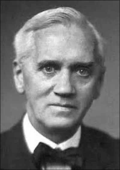 Le médecin, biologiste et pharmacologue britannique Alexander Fleming découvre la pénicilline. Avant ou après 1920 ?