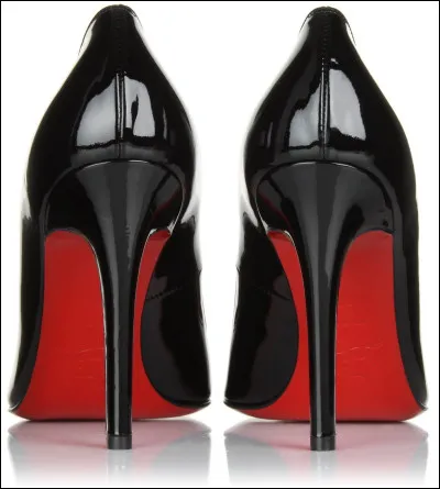 Quelle marque est notamment connue pour ses iconiques chaussures à semelles rouges ?