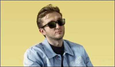 En quelle année Vald a-t-il sortit sa première mixtape, "NQNTMQMQMB" ?