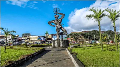 Dans quel pays se trouve la ville de Douala ?