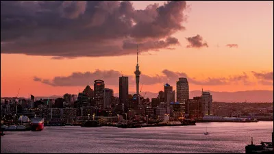 Dans quel pays se trouve la ville d'Auckland ?