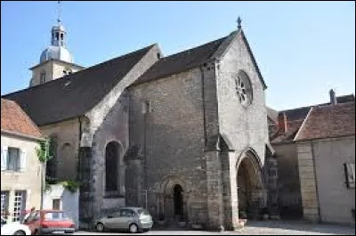 Je vous attends maintenant à Faverney, à l'abbaye Notre-Dame. Village de l'aire d'attraction Vésulienne, il se situe dans le département ...