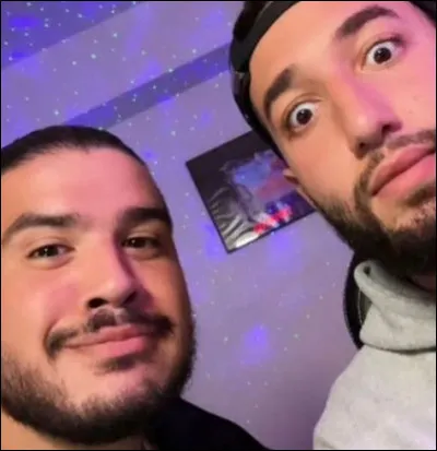 Qui a embauché le père de l'autre pour faire des travaux ?