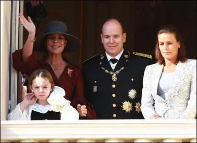 Quel est le nom de la famille rgnant sur Monaco ?