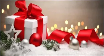 Quel est le film dans lequel le père Noël oublie d'apporter son cadeau à une petite fille anglaise, qui le reçoit finalement grâce au fils du père Noël et à son grand-père, l'ancien père Noël ?