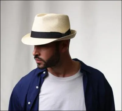 D'où est le tailleur de John Le Carré en 1997 ?