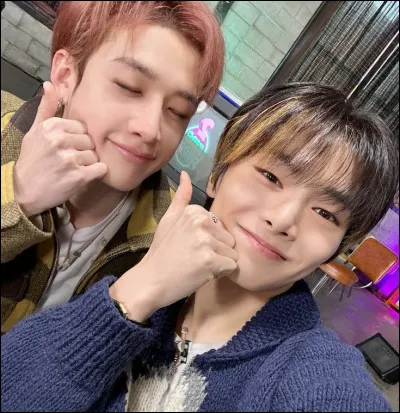 Avec quel membre se trouve-t-il sur cette image ?