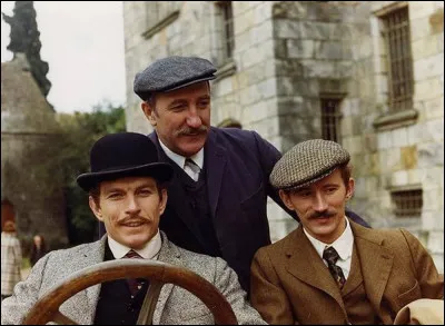 1974 - Quel était le nom du commissaire interprété par Jean-Claude Bouillon dans "Les Brigades du Tigre" ?