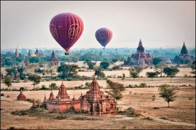 Qui chante "Voyage, voyage" en 1986 ?