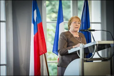 Quelle est cette femme politique chilienne, présidente de la République de 2006 à 2010 et de 2014 à 2018 ?