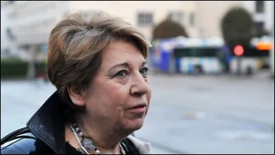 Quelle est cette femme, ministre de l'Environnement de mai 1995 à juin 1997 ?