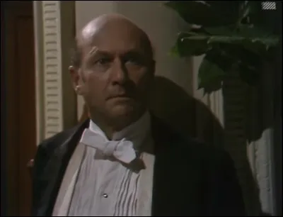 Thomas Carnacki exerce une profession bien particulière, il est...