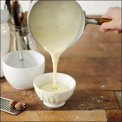Quelle sauce est réalisée avec du beurre de la farine et du lait ?