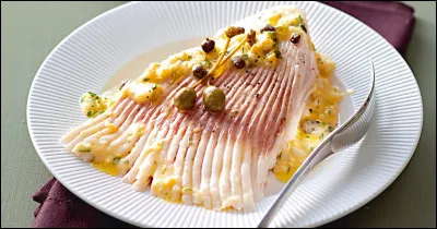 Voici une spécialité iséroise : Il s'agit de la raie à la grenobloise. Que voit-on sur l'image, indispensable à sa recette ?