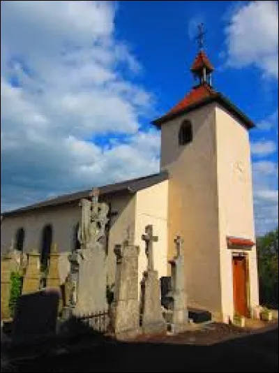 Nous sommes à présent en Lorraine, à Heckling, devant la chapelle Saint-Hubert. Ancienne commune de l'arrondissement de Boulay-Moselle, elle se situe dans le département ...