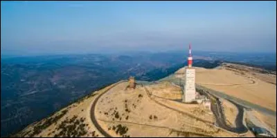 Quelle est l'altitude du Mont Ventoux ?