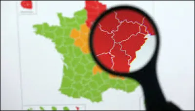 La région Hauts-de-France compte-elle plus ou moins de départements que la région Grand Est ?