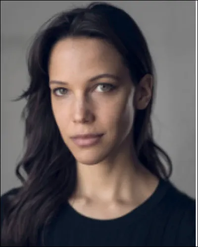 Samantha Myers (l'ancienne monitrice ) est la cousine de...