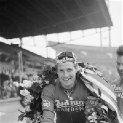 Ces courses se couraient en relais : quel champion néerlandais a été son partenaire à partir de 1960 ?