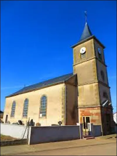 Nous sommes maintenant en Lorraine, à Gréning, devant l'église Saint-Joseph. Village de l'arrondissement de Forbach-Boulay-Moselle, il se situe dans le département ...