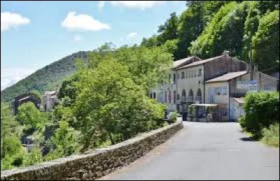 Village Héraultais, Ferrals-les-Montagnes se situe dans l'ex région ...