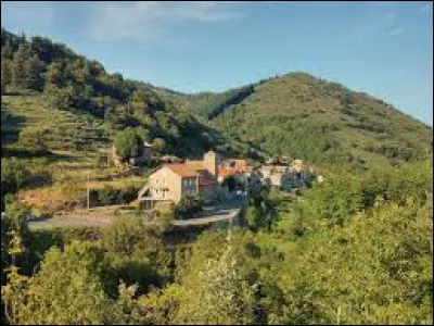 Petit village de 58 habitants, dans l'arrondissement de Tournon-sur-Rhône, Le Chambon se situe dans le département ...