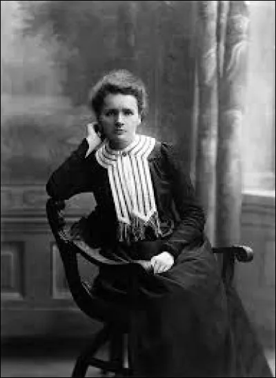 En 1931, Marie Curie obtient le prix Nobel de chimie pour ses travaux sur le polonium et le radium.