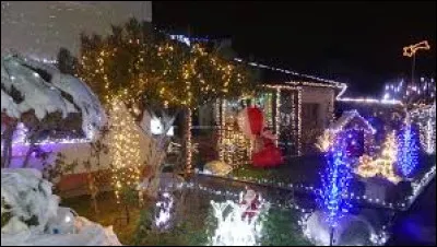 Je vous emmène à Soues. Commune Bigourdane, elle se situe en région ...