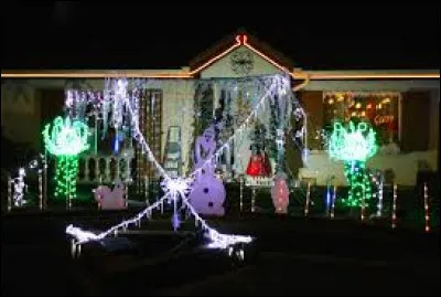 Nous sommes maintenant en Lorraine, à Velaines. Village de l'arrondissement de Bar-le-Duc, il se situe dans le département ...