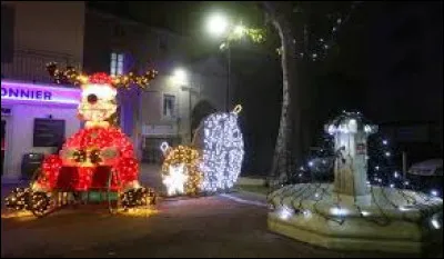 Nous partons en région P.A.C.A. découvrir les illumination de Bollène. Ville de l'arrondissement de Carpentras, longée par le Rhône, elle se situe dans le département ...