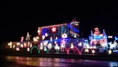 Petite halte à Saint-Menges. Village de l'arrondissement de Sedan, sur les bords de la Meuse, il se situe dans le département ...