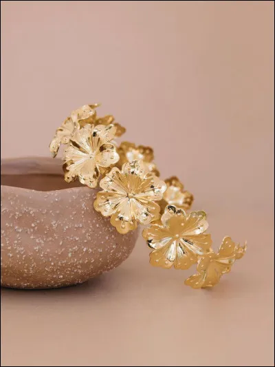 Quelle décoration pour les cheveux choisis-tu ?