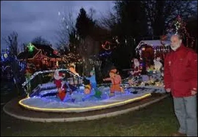 Cette personne vous accueille dans son jardin, à Champvert. Village Nivernais, il se situe en région...