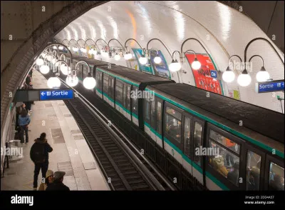 Station Cité : à quelle ligne du métro parisien appartient cette station ?