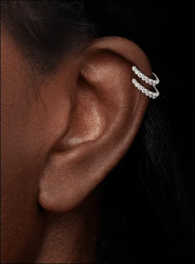 Quel est ton dernier piercing à l'oreille ?