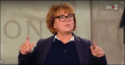 Elle est présente sur les plateaux de France 2 et commente les actualités politiques. Quel est son prénom ?