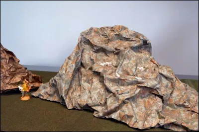 Pourquoi est-elle généralement constituée de papier crèche ?