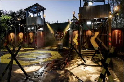 Vous &ecirc;tes envoy&eacute;, avec deux autres candidats, dans l�&eacute;preuve Champs d�Honneur. Pendant l�&eacute;preuve, l�un des candidats est bloqu&eacute; par les zombies. Que feriez-vous pour le sauver ?"