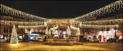 Je vous présente maintenant les illuminations de Mirande. Sous-prtéfecture midi-pyrénéenne, elle se situe dans le département ...