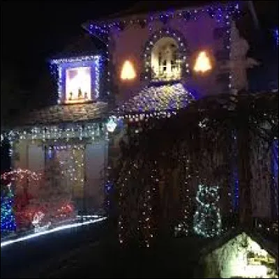 Commune Cantalienne, Arpajon-sur-Cère se situe en région ...