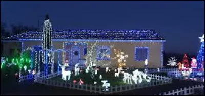 Encore de belles illuminations, à voir au Castéra. Commune Haut-Garonnaise, elle se situe en région ...