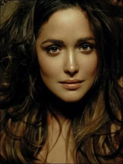 Incarne Ellen Parsons, une jeune avocate qui entre sous les ordres d'une diabolique Glenn Close dans 'Damages' :