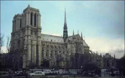 Quel est le nom de ce bel difice achev en 1345 ?