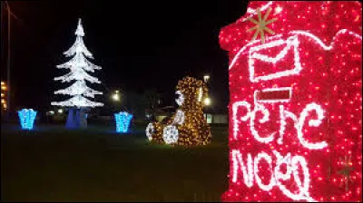 Pour finir, je vous emm&egrave;ne voir les illumination de Macouria. Ville de l'aire d'attraction Cayennaise, elle se situe dans le d&eacute;partement ...