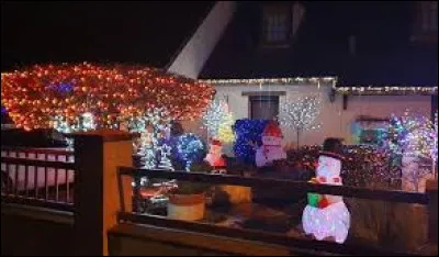 Ce petit bonhomme de neige et ses copains vous attendent &agrave; Cuy. Village bourguignon, dans l'arrondissement de Sens, il se situe dans le d&eacute;partement ...
