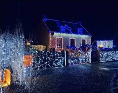 Si vous voulez voir cette jolie maison, rendez-vous en Bretagne, &agrave; Quessoy. Ville de l'aire d'attraction Briochine, elle se situe dans le d&eacute;partement ...