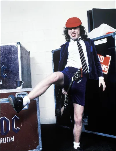 Quel est l'instrument préféré d'Angus Young du groupe AC/DC ?